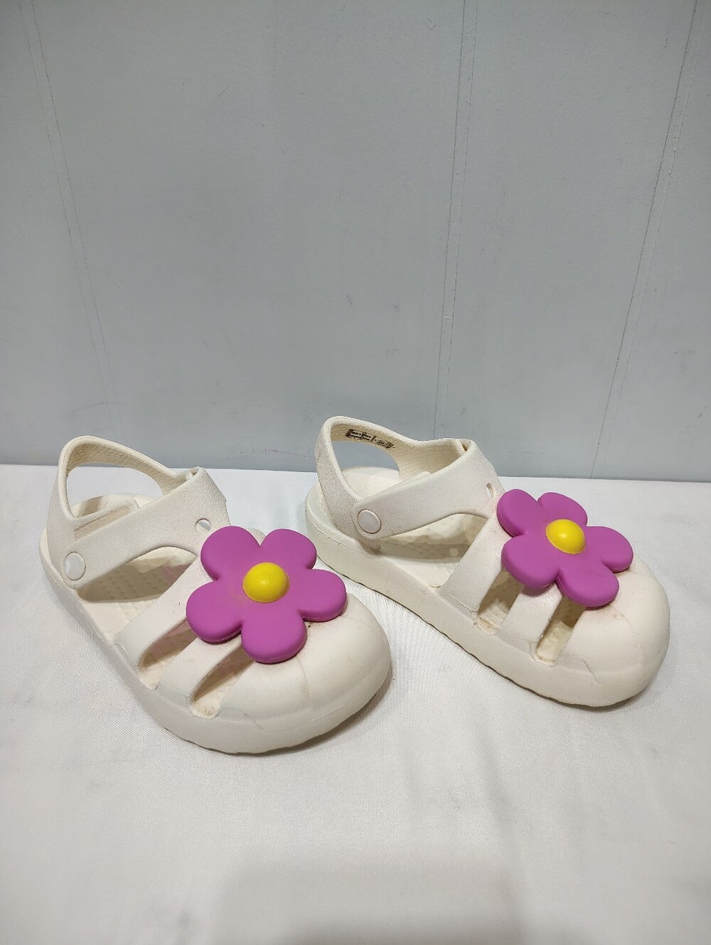 Crocs Flower Fisherman Sandal Pink White Size Toddler 10 C10